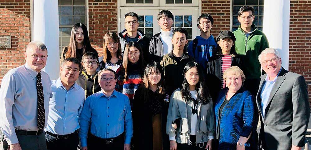 Universidad Zhongnan de Economía y Derecho Universidad Zhongnan de Economía y Derecho